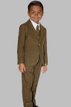 Load image into Gallery viewer, Cleo &quot;Oasis&quot; Kids Safari Olive Linen Suit (5-Piece Set)