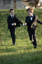 Load image into Gallery viewer, BLACKTIE &quot;Kingston&quot; Kids Onyx Black Tuxedo (5-Piece Set)